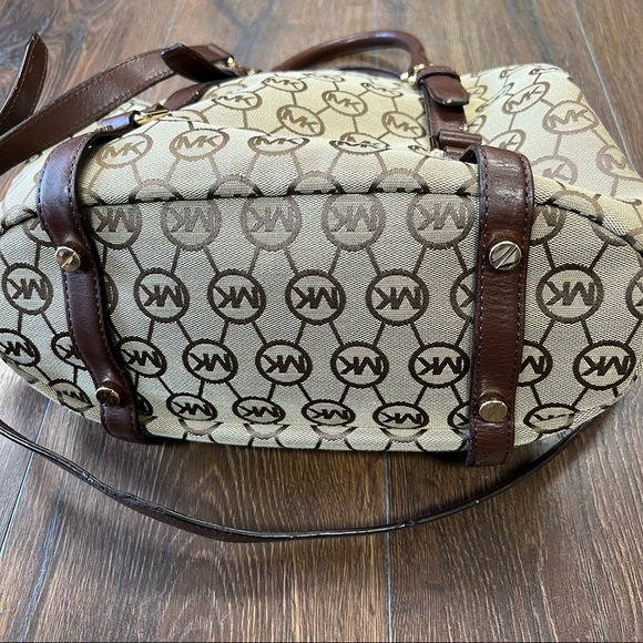 Authentic Michael Kors Jet Set satchel - Picture 3 of 4